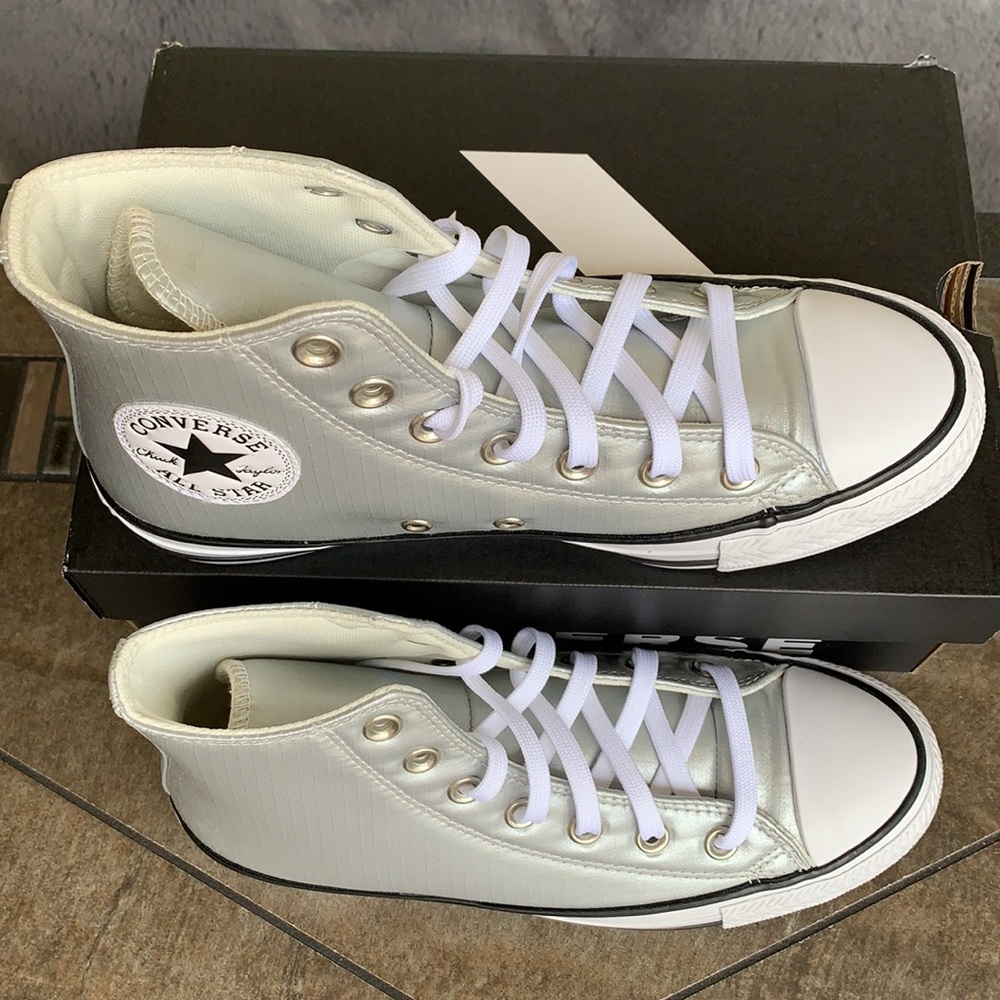 CONVERSE CTAS HI SILVER/WHITE/BLACK WMNS - Picture 7 of 16